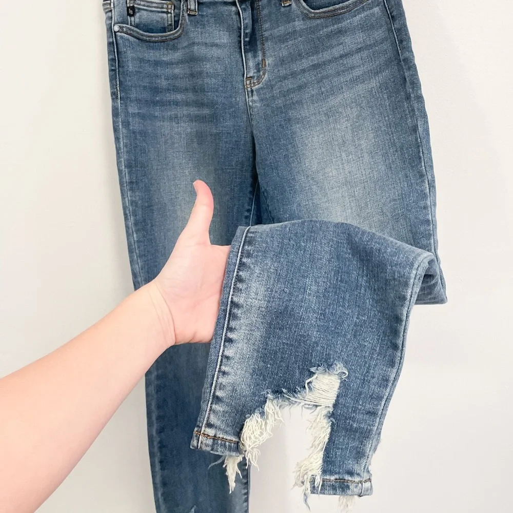 Judy Blue Slim Fit tapered leg distressed jean size 29 - Picture 3 of 10